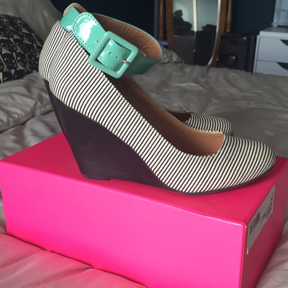 Striped Wedge Heels